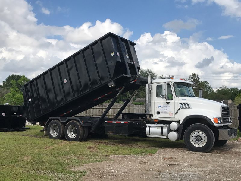 Parada Waste roll-off truck in action